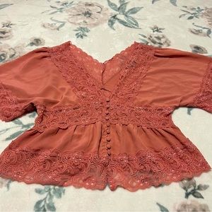 Lace vneck top